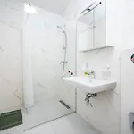 Tower 24th Floor 2p *